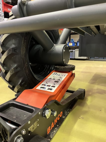 lift the robot
